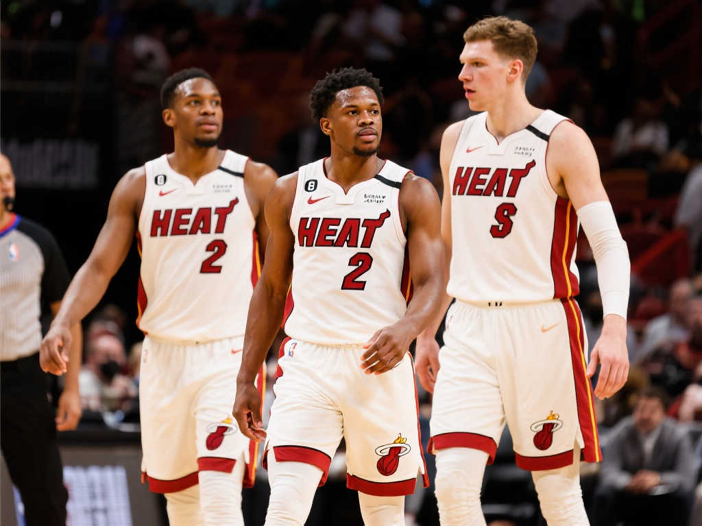 【记者视角】热火休赛期战略猜想:现有阵容深度剖析 【记者视角】热火休赛期战略猜想:现有阵容深度剖析